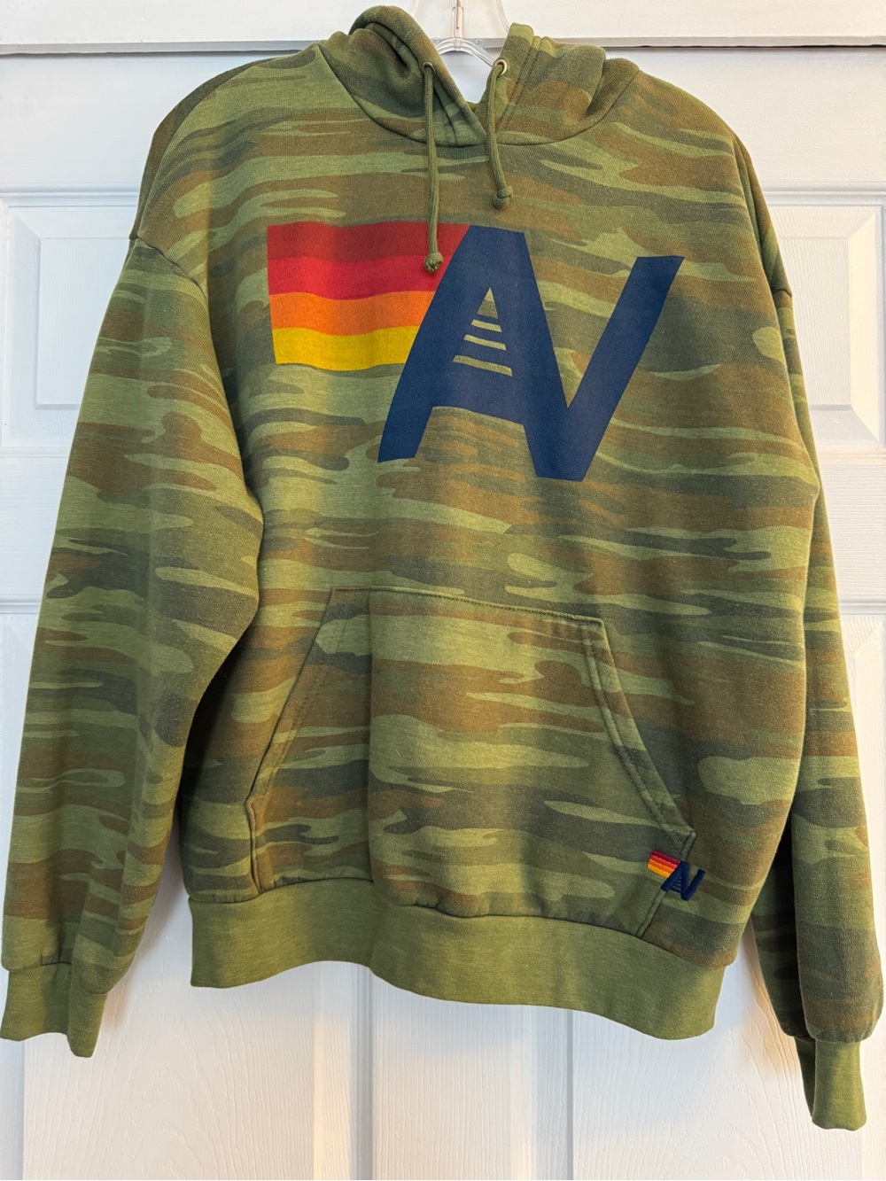 AVIATOR NATION | LOGO PULLOVER RELAXED HOODIE in CAMO XS